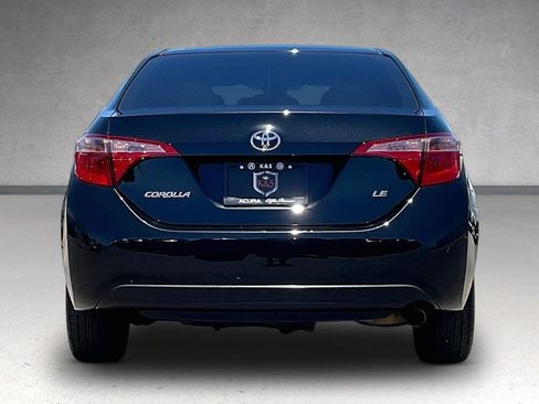 Used 2018 Toyota Corolla LE w/ Carpet Mat Package (TMS) FWD image 4