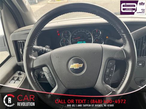 Used 2023 Chevrolet Express 3500 w/ Driver Convenience Package RWD image 11