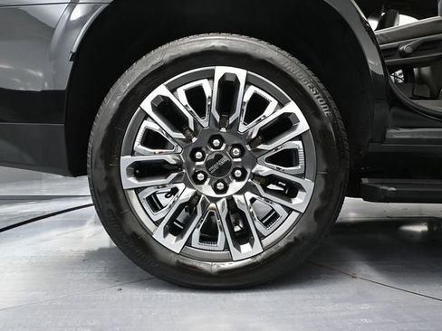 Used 2024 GMC Yukon Denali Ultimate image 17