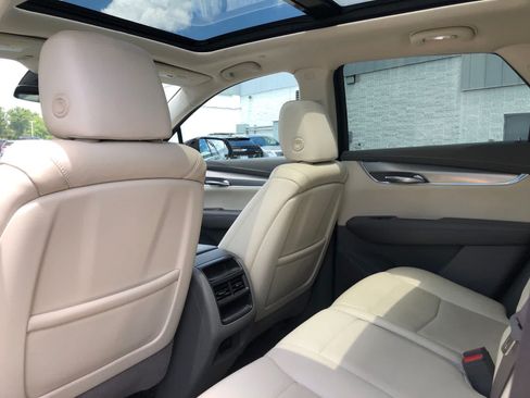 Used 2020 Cadillac XT5 Premium Luxury w/ LPO, Floor Liner Package AWD/4WD image 6