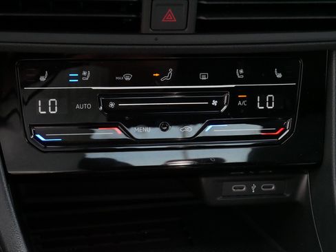 Used 2025 Volkswagen Jetta GLI Autobahn FWD image 23