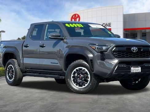 Used 2024 Toyota Tacoma TRD Off-Road w/ TRD Off Road Upgrade Package AWD/4WD image 2