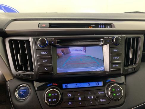 Used 2018 Toyota RAV4 LE image 27