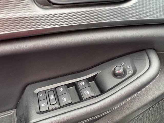 Used 2023 Jeep Grand Cherokee L Laredo AWD/4WD image 21