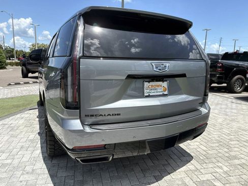 Used 2026 Cadillac Escalade Platinum Sport w/ LPO, ONYX Package AWD/4WD image 10