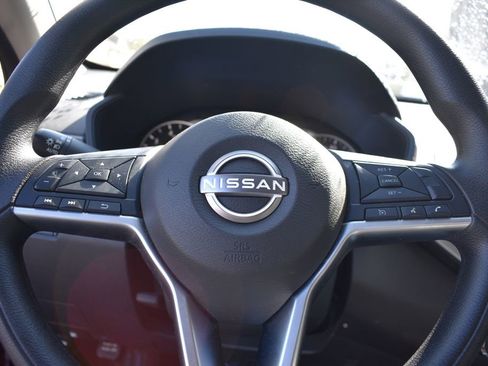 Used 2025 Nissan Altima 2.5 SV FWD image 15