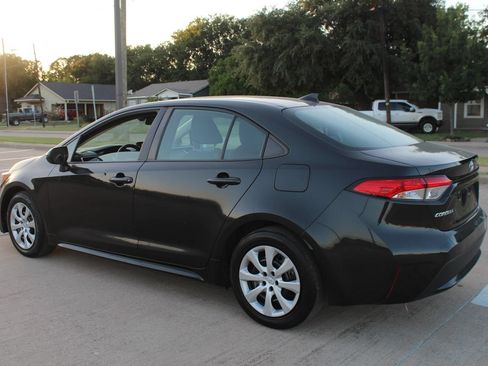 Used 2022 Toyota Corolla LE FWD image 10