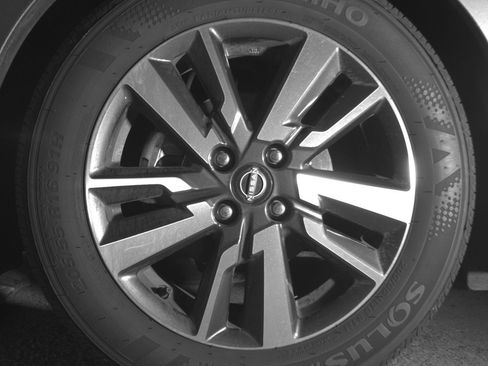 Used 2025 Nissan Versa SV image 12