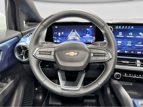 Used 2024 Chevrolet Equinox EV LT image 9