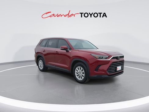 Certified 2024 Toyota Grand Highlander FWD image 2