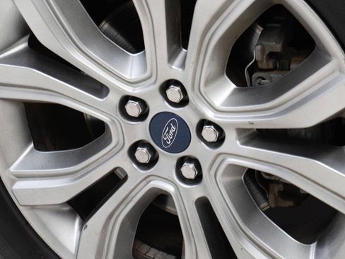 Used 2019 Ford Edge Titanium w/ Equipment Group 301A image 84