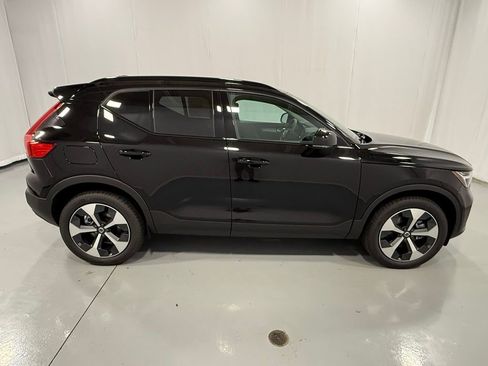 New 2026 Volvo XC40 B5 Core w/ Protection Package Premier image 5