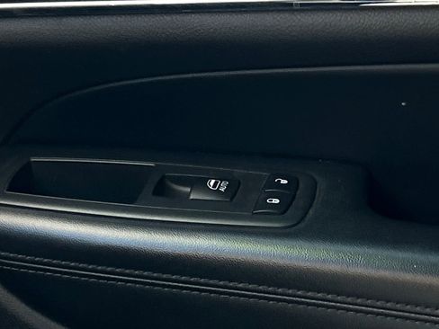 Used 2018 Jeep Grand Cherokee Limited AWD/4WD image 36
