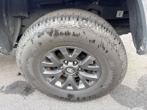 Used 2022 Toyota Tacoma SR5 w/ Technology Package RWD image 8