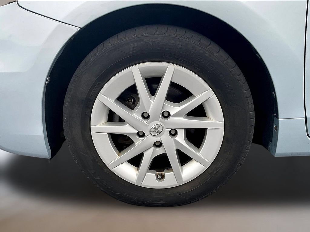Used 2013 Toyota Prius V Three FWD image 32