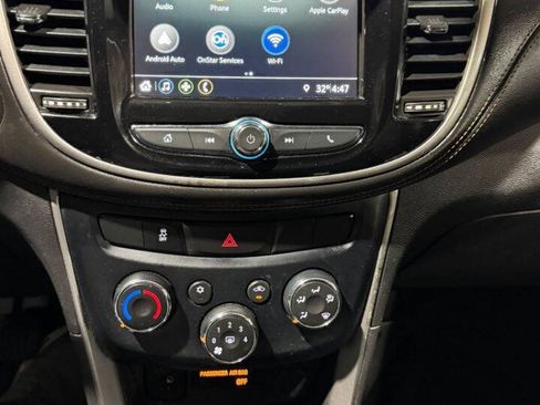 Used 2019 Chevrolet Trax LT w/ LT Convenience Package AWD/4WD image 33