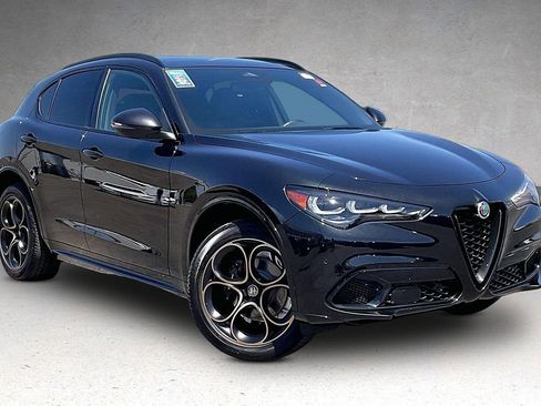 Used 2025 Alfa Romeo Stelvio Sprint AWD/4WD image 2