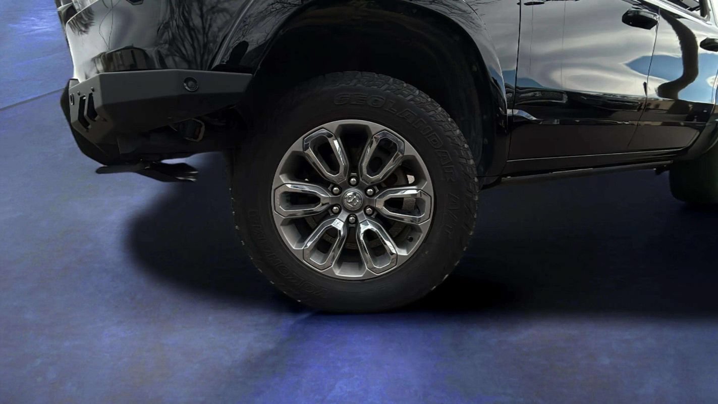 Used 2021 RAM 1500 Laramie w/ Sport Appearance Package AWD/4WD image 19