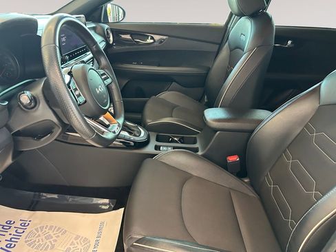 Used 2023 Kia Forte GT-Line w/ GT-Line Technology Package FWD image 9