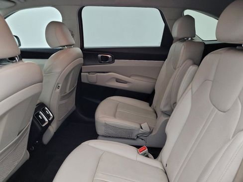 Used 2023 Kia Sorento EX AWD/4WD image 18