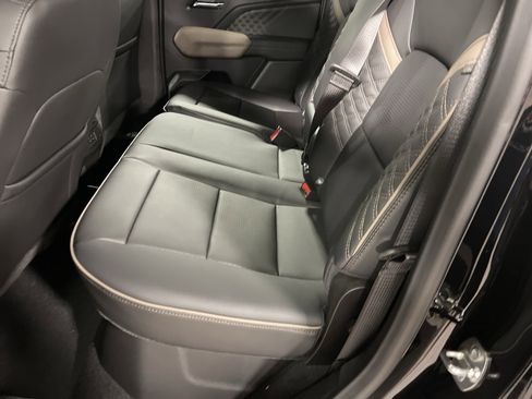 New 2026 GMC Canyon Denali w/ LPO, Denali Black Edition image 15