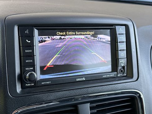 Used 2019 Dodge Grand Caravan SXT FWD image 22