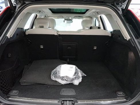 Used 2022 Volvo XC60 T8 Inscription Expression image 54