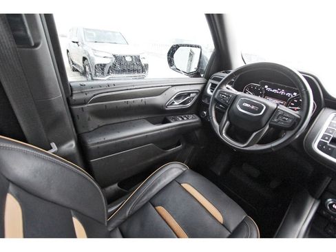 Used 2021 GMC Yukon AT4 w/ AT4 Premium Package AWD/4WD image 8