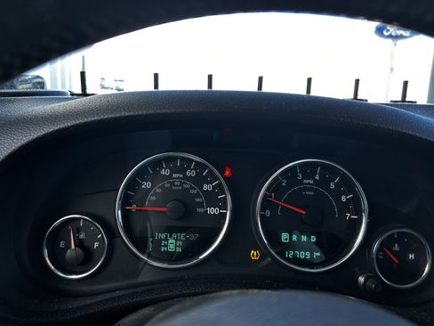 Used 2015 Jeep Wrangler Sport image 16