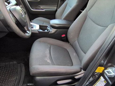 Used 2021 Toyota RAV4 LE AWD/4WD image 21