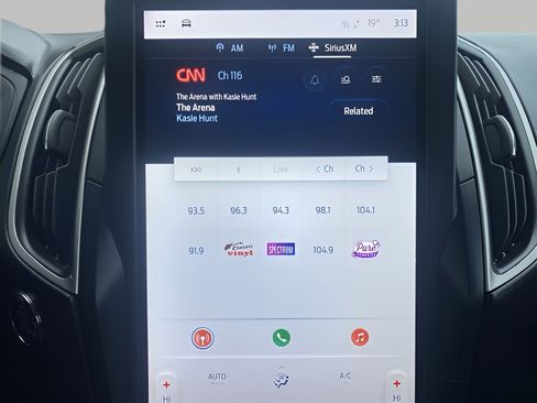 Used 2023 Ford Edge SEL image 16