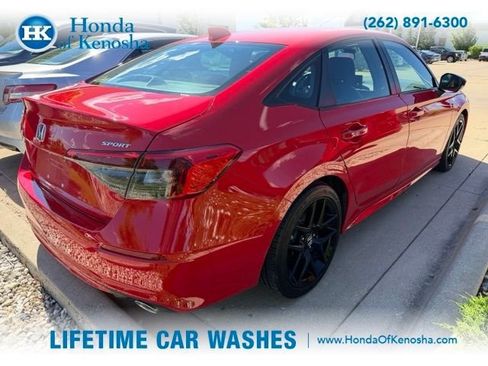 Used 2024 Honda Civic Sport image 2