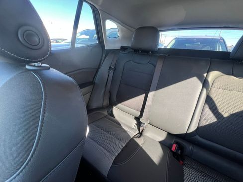 Used 2025 Chevrolet Trax LT image 39