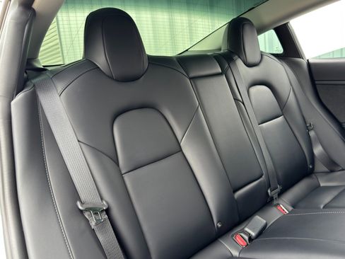 Used 2022 Tesla Model 3 image 37