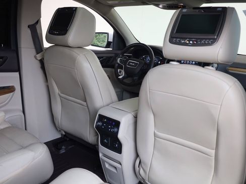 Used 2017 GMC Acadia Denali w/ Technology Package AWD/4WD image 29