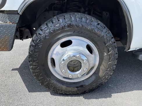 Used 2011 Ford F350 XL w/ Skid Plate Pkg AWD/4WD image 17