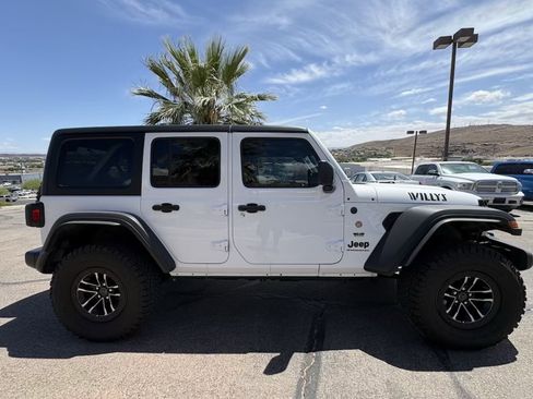 Used 2024 Jeep Wrangler Unlimited Sport AWD/4WD image 6