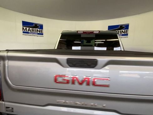 Used 2024 GMC Sierra 1500 Denali w/ Technology Package AWD/4WD image 9