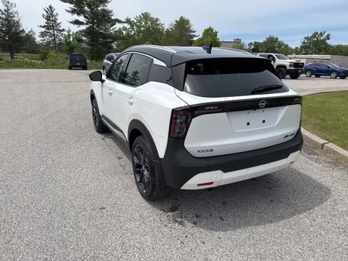New 2026 Nissan Kicks SR AWD/4WD image 30