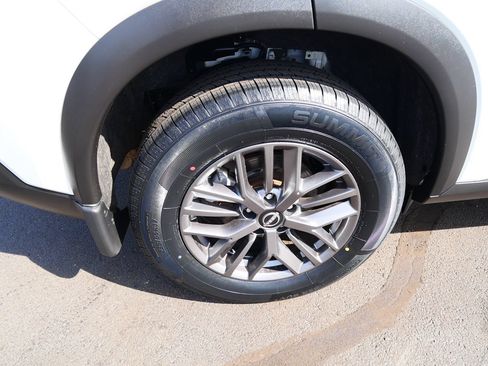 Used 2023 Nissan Rogue S AWD/4WD image 34