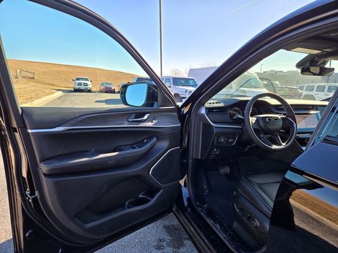 New 2026 Jeep Grand Cherokee Limited w/ Limited Altitude Package image 10