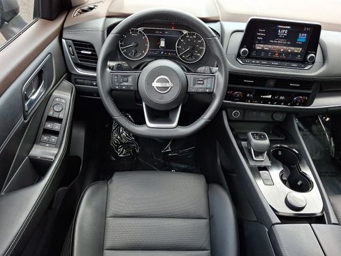 Certified 2023 Nissan Rogue SV w/ SV Premium B Package AWD/4WD image 11