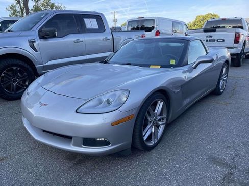 Used 2007 Chevrolet Corvette Coupe w/ Performance Package image 3