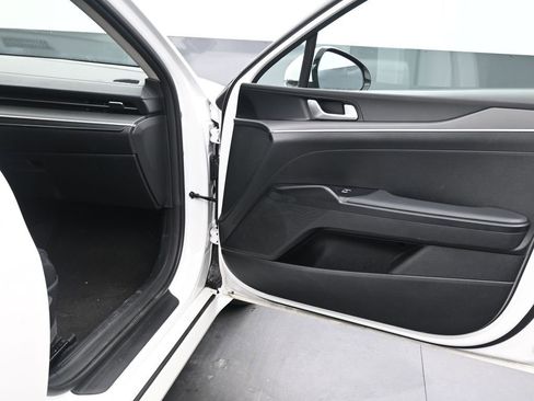 Used 2025 Kia K5 LXS image 17