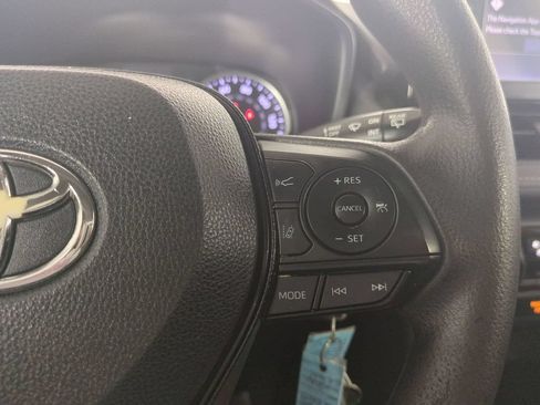 Used 2021 Toyota RAV4 LE FWD image 31