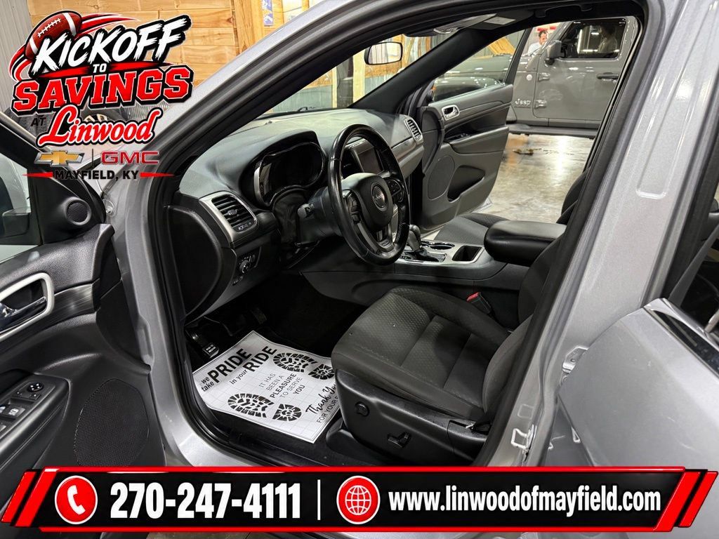 Used 2021 Jeep Grand Cherokee Laredo AWD/4WD image 12