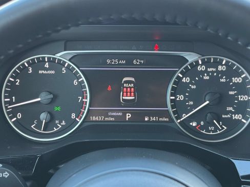 Used 2025 Nissan Pathfinder SV FWD image 43
