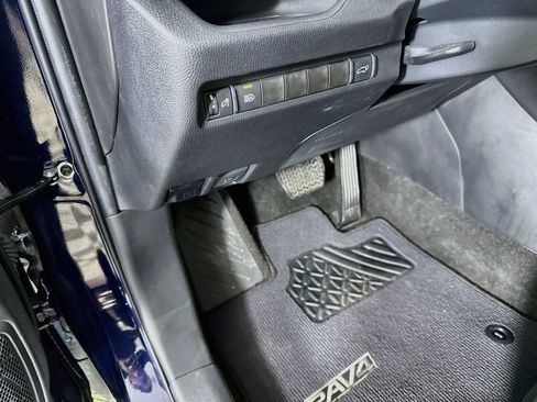 Used 2023 Toyota RAV4 XLE Premium FWD image 10