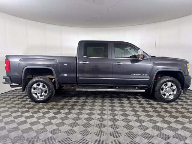 Used 2016 GMC Sierra 2500 Denali w/ Driver Alert Package AWD/4WD image 2
