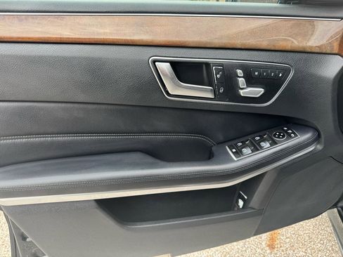 Used 2016 Mercedes-Benz E 350 4dr Sdn E 350 Luxury 4MATIC image 18